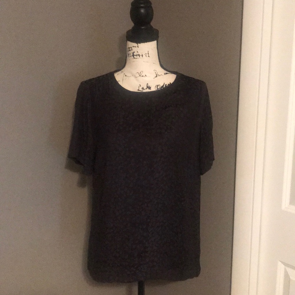 🌺New Day M black embossed pattern blouse